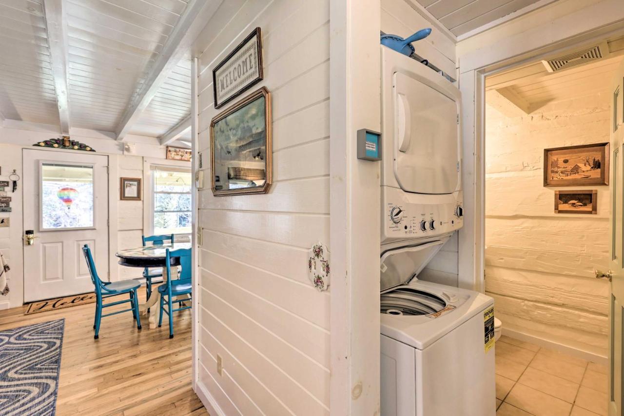 Riverfront Idyllic Lansing Home With Porch! מראה חיצוני תמונה