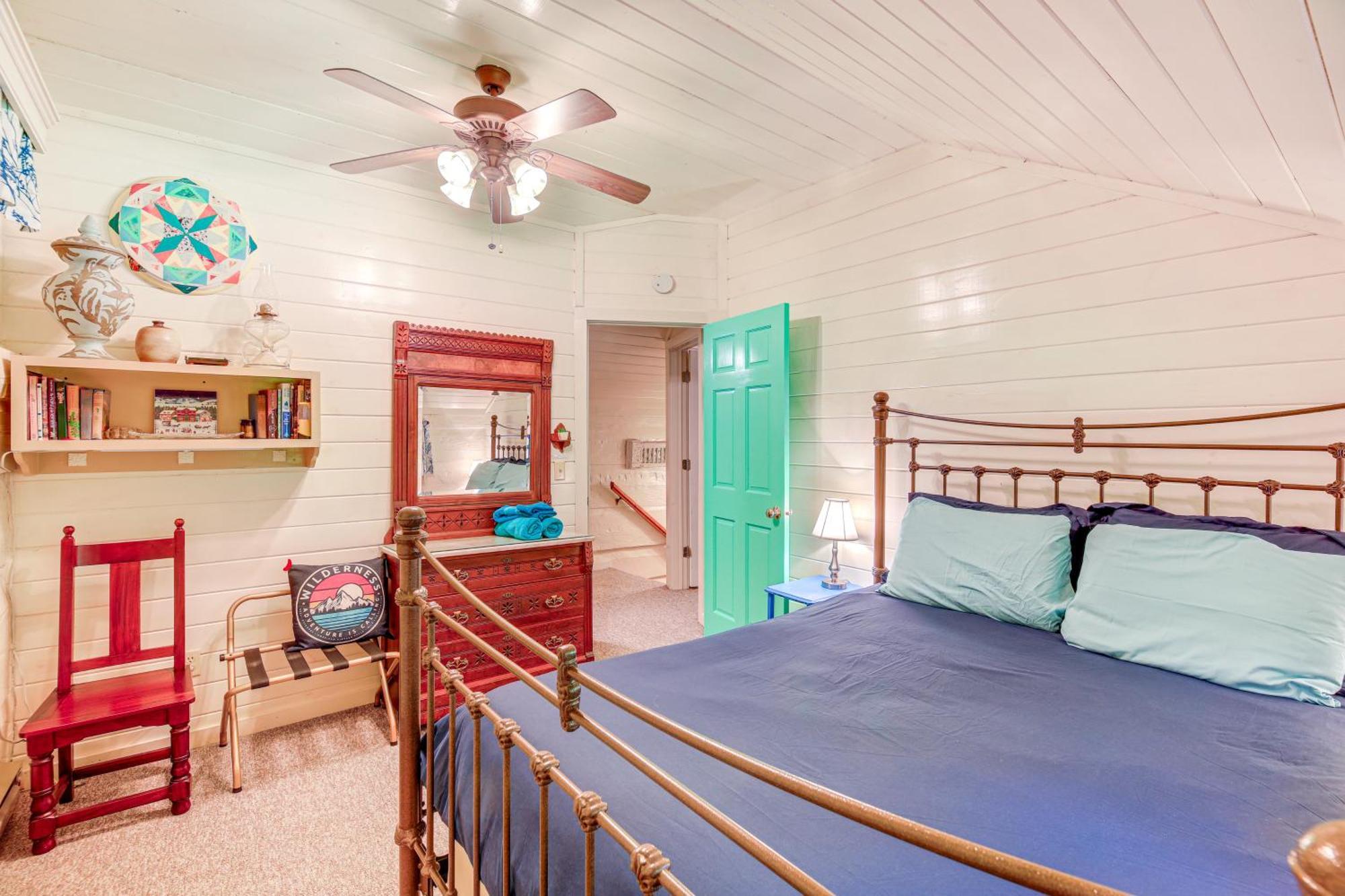 Riverfront Idyllic Lansing Home With Porch! מראה חיצוני תמונה